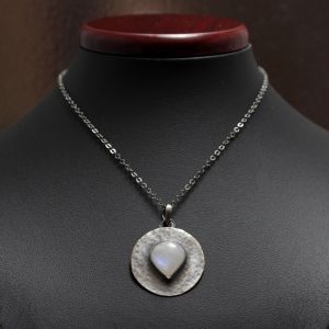 kamień księżycowy srebro wisior łańcuszek wisior na łańcuszku biżuteria srebrna biżuteria autorska biżuteria z kamieniem księżycowym, chileart
